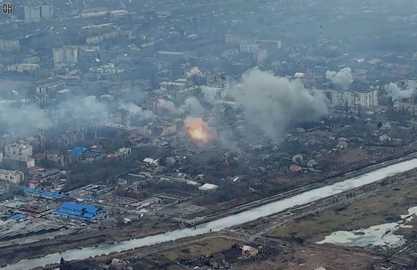 DH - Ukraine~Russia conflict - 1607 - Bakhmut, Ukraine, under Russian artillery fire - Feb 27 ...jpg