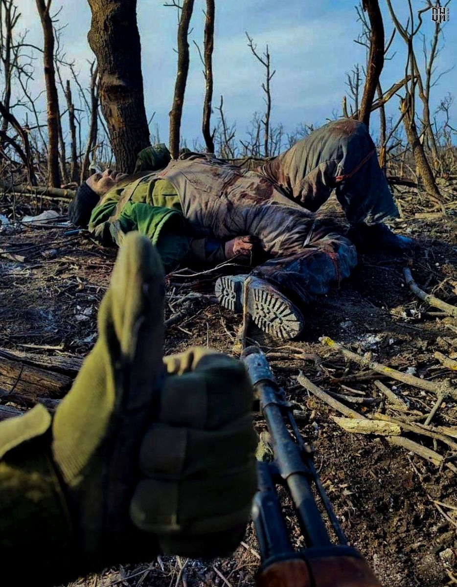 DH - Ukraine~Russia conflict - 1711 - KIA RUssian soldier - Dombas region - late March 2023.jpg