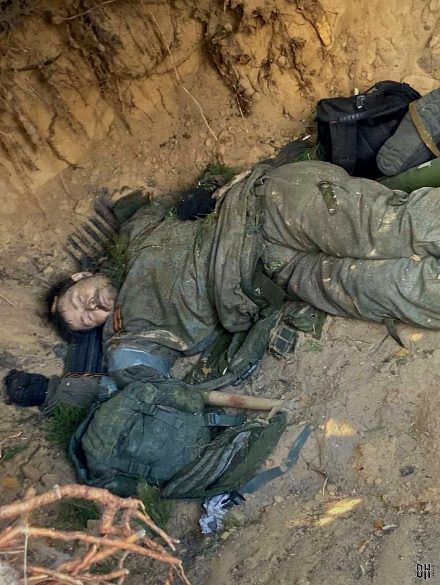 DH - Ukraine~Russia conflict - 1759 - Dead Russian soldier - 2022.jpg