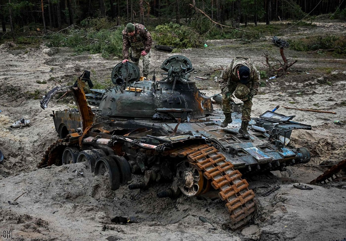 DH - Ukraine~Russia conflict - 1778 - Destroyed Russian tank - near Kivsharivka village in the...jpg