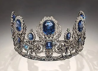 Diadème_de_la_parure_de_la_reine_Marie-Amélie_et_de_la_Reine_Hortense_-_Musée_du_Louvre_Objet...webp
