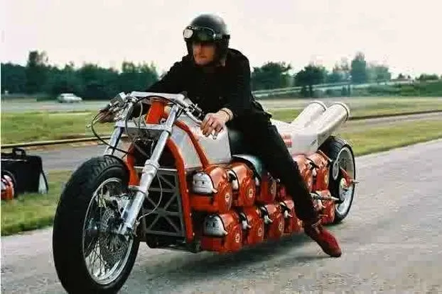 Dolmarchainsawmotorcycle.webp