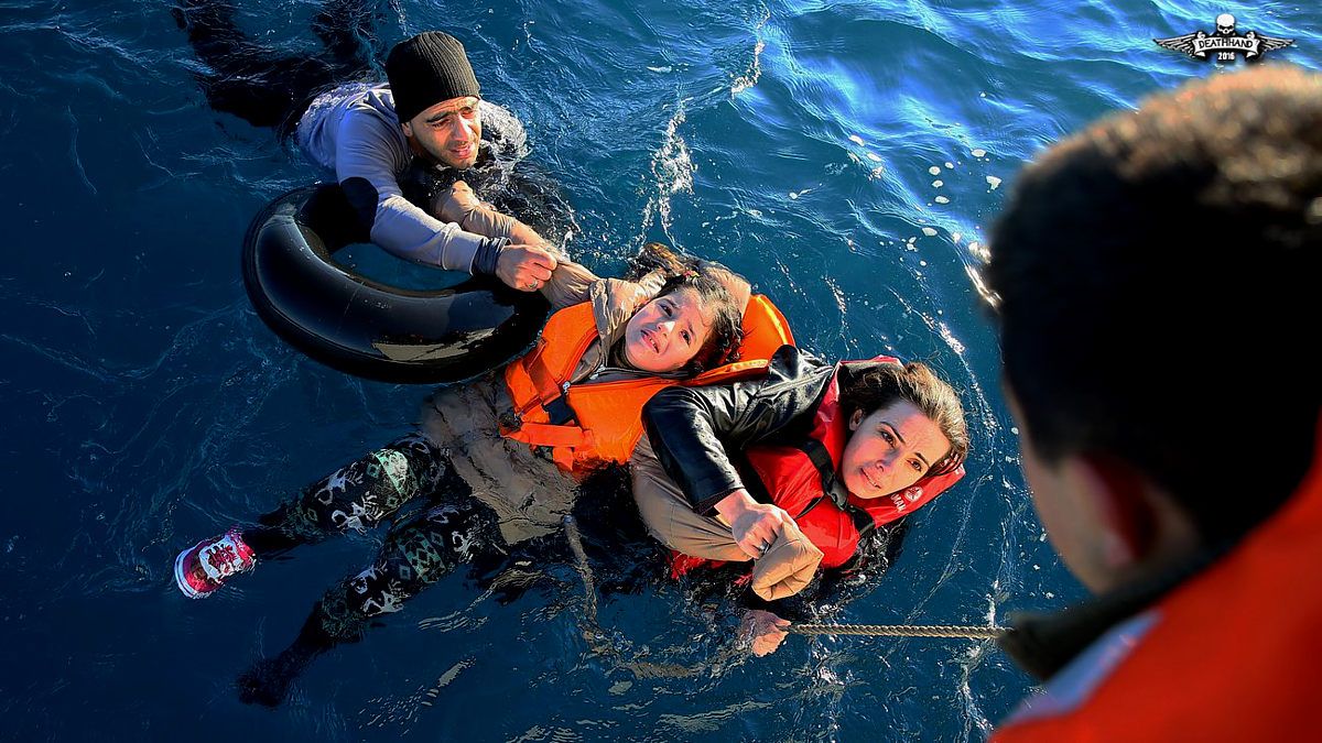 drowned-migrants-trying-to-reach-greece-12-Ayvacik-TU-jan-30-16.jpg