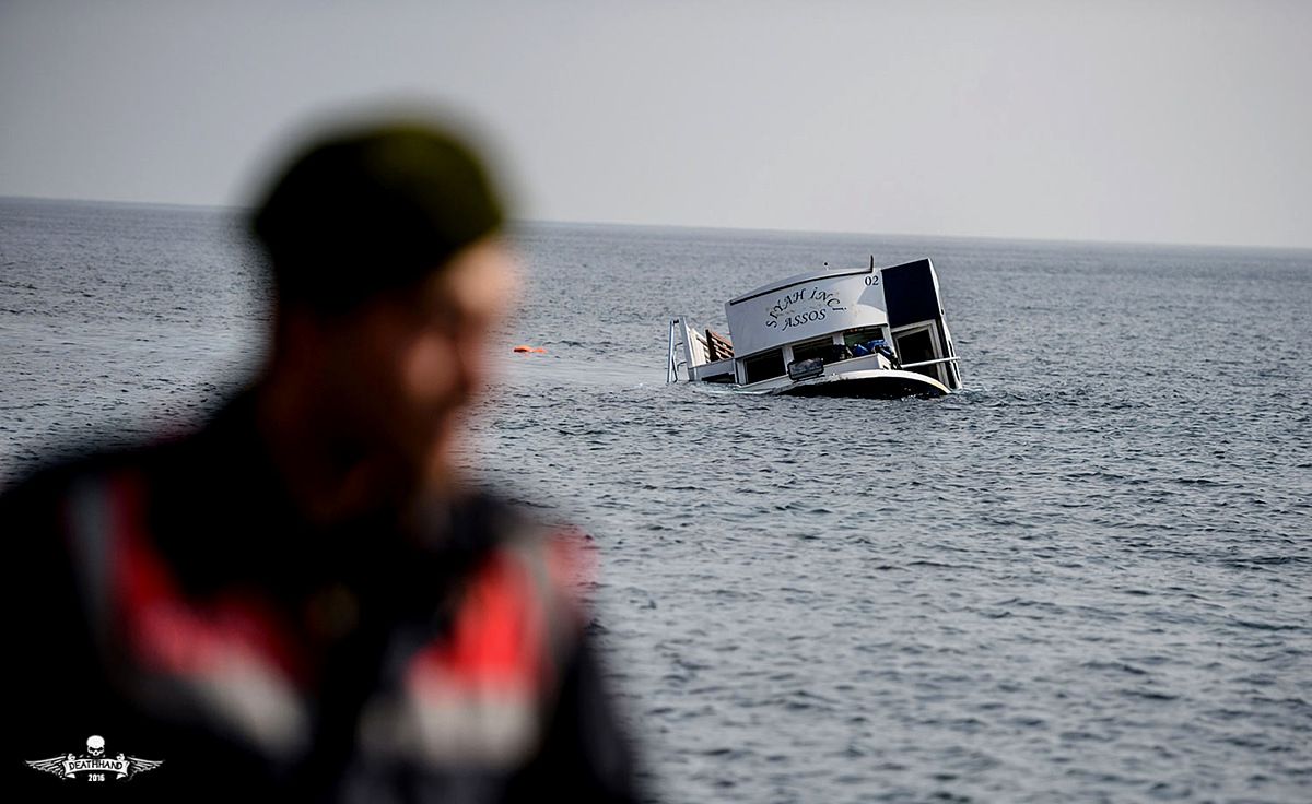 drowned-migrants-trying-to-reach-greece-2-Ayvacik-TU-jan-30-16.jpg