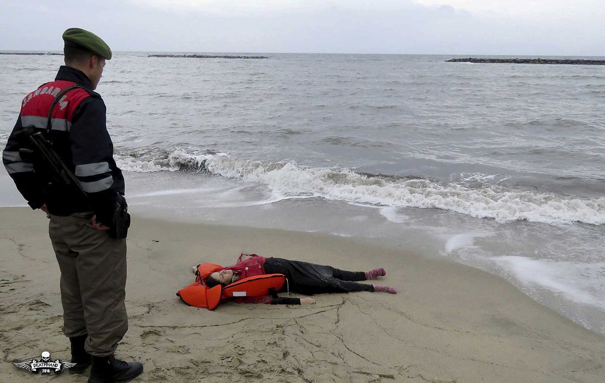 drowned-migrants-trying-to-reach-greece-3-Ayvacik-TU-jan-5-16.jpg