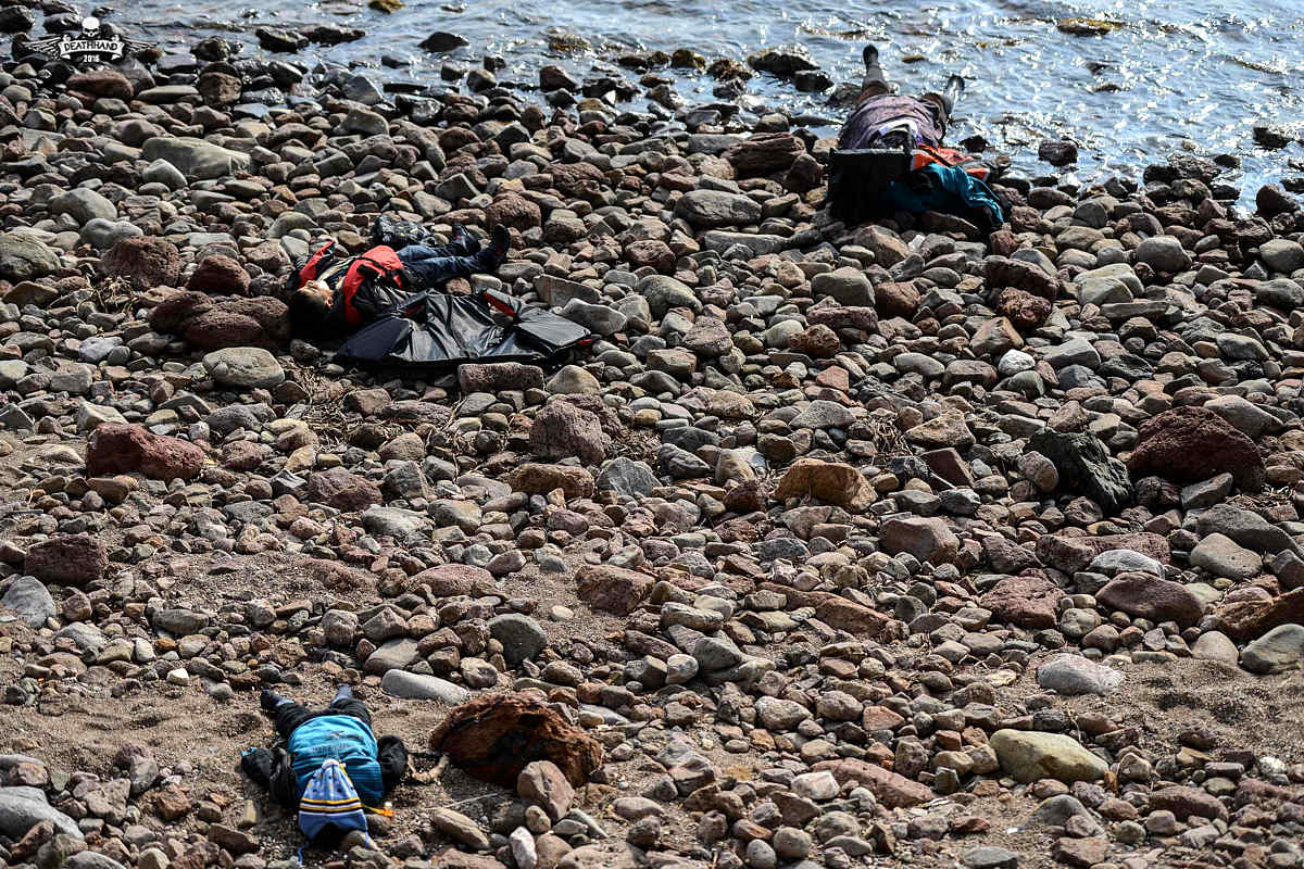 drowned-migrants-trying-to-reach-greece-5-Ayvacik-TU-jan-30-16.jpg
