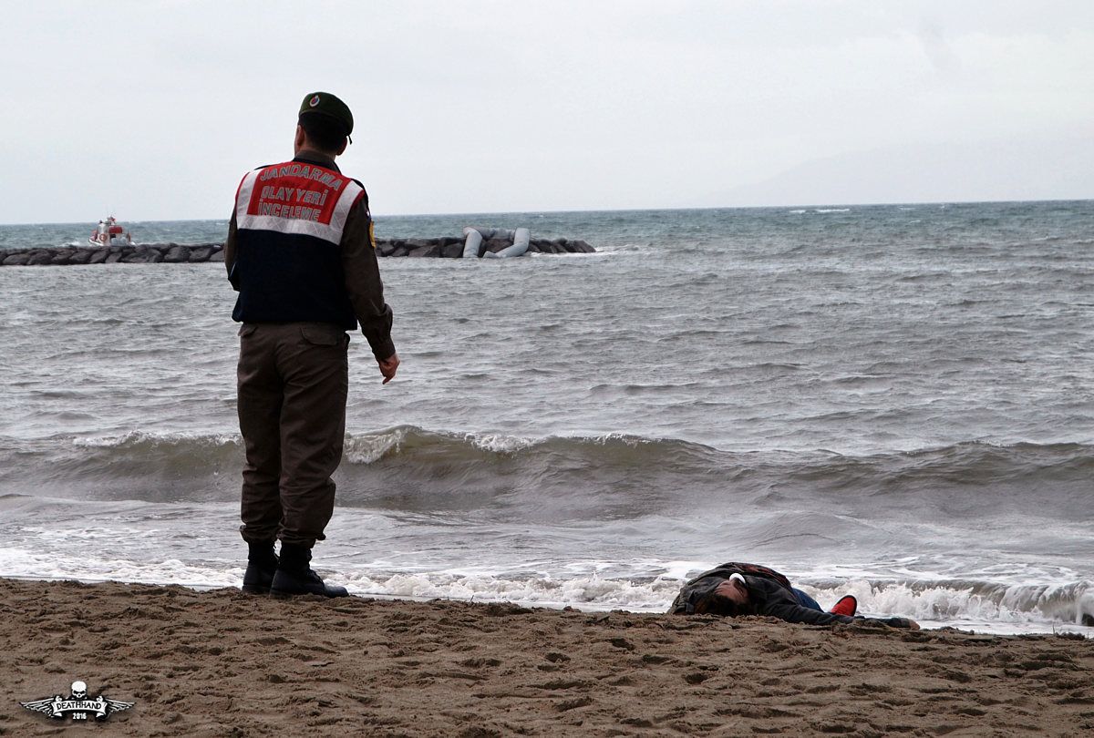 drowned-migrants-trying-to-reach-greece-9-Ayvacik-TU-jan-5-16.jpg