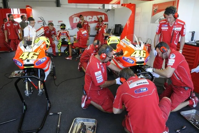ducati-panigale-1199-38.webp