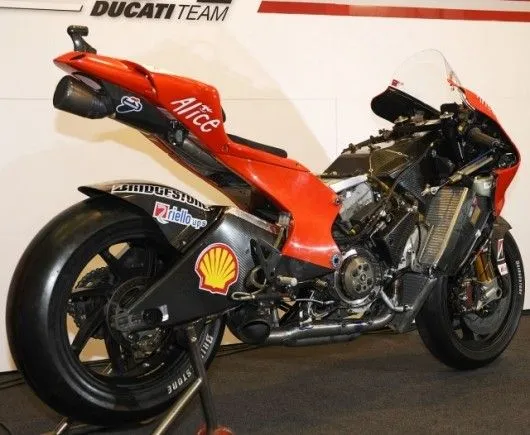 ducati-panigale-1199-60.webp