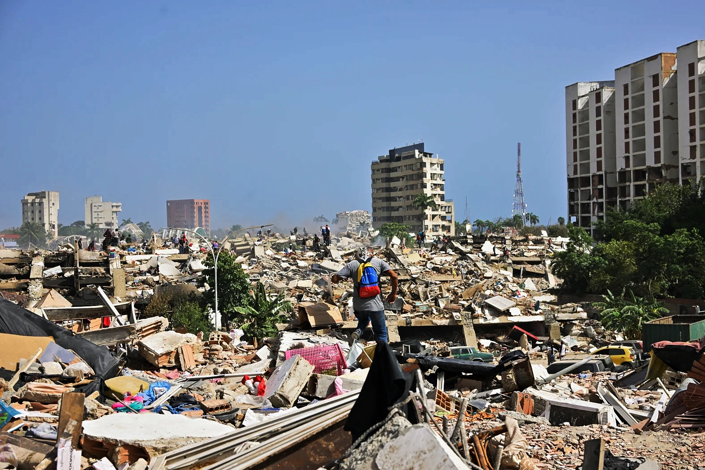 Earthquake aftermath, buildings turned to rubble in La Guaira, Venezuela, Jun 25 2026.webp