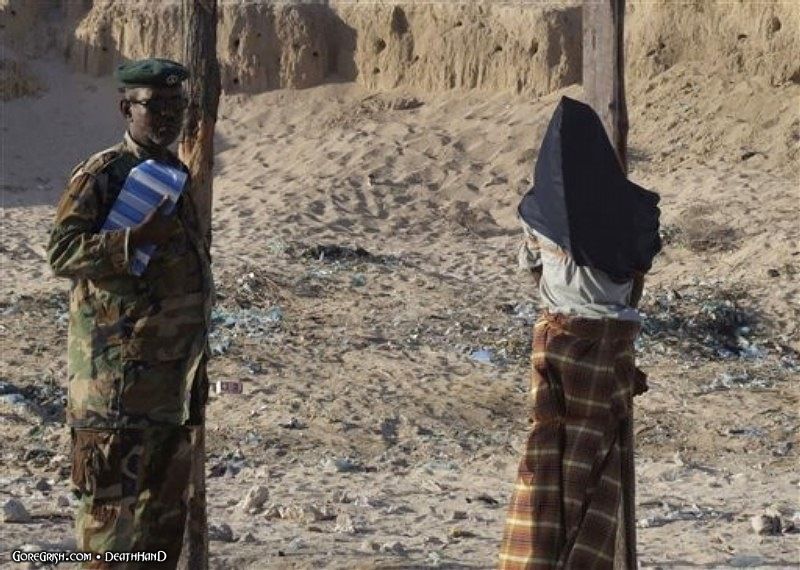 ex-gov-soldier-execution-Mogadishu-jun4-11.jpg