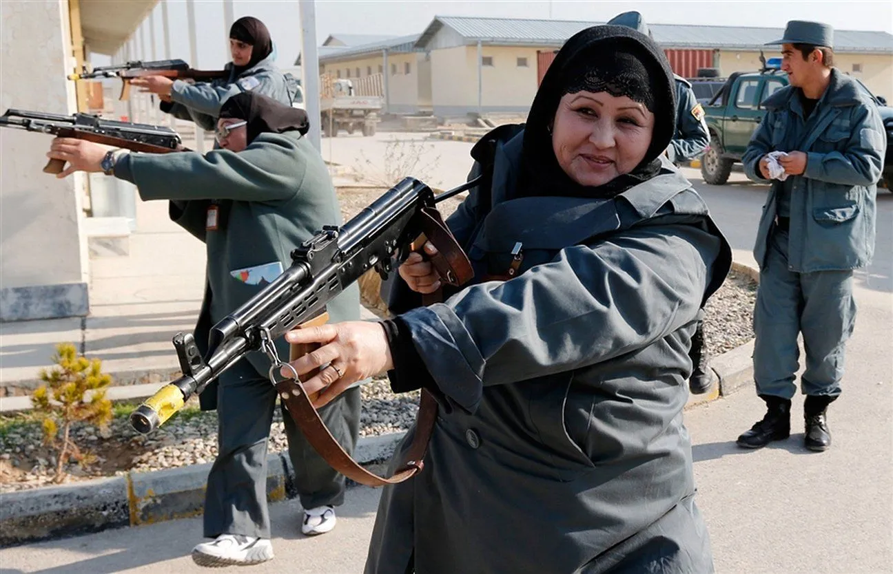 female afghan police.webp