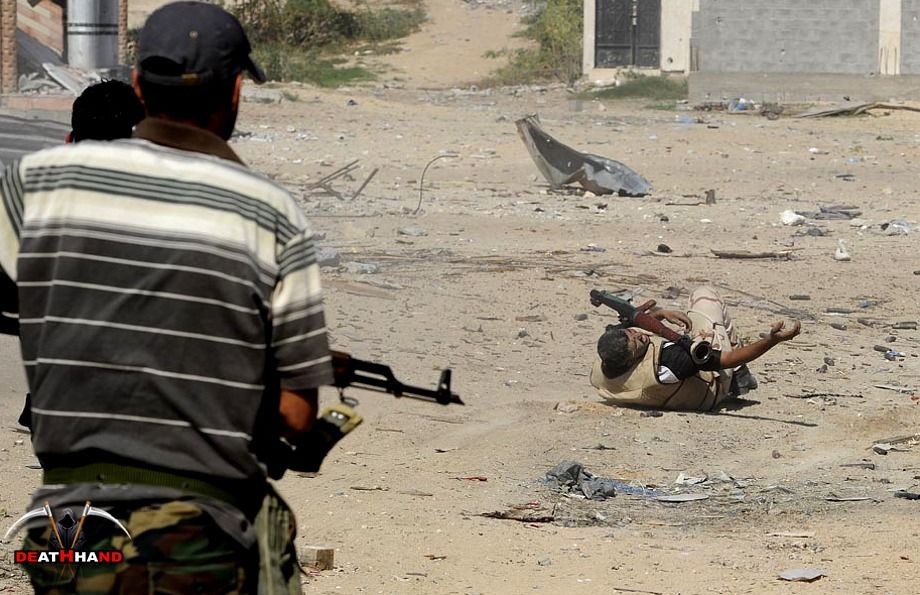fighting1-Sirte-Libya-oct2011.jpg
