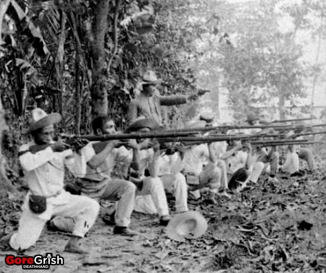 filippino-soldiers-American-Philippine-War-c1900.jpg
