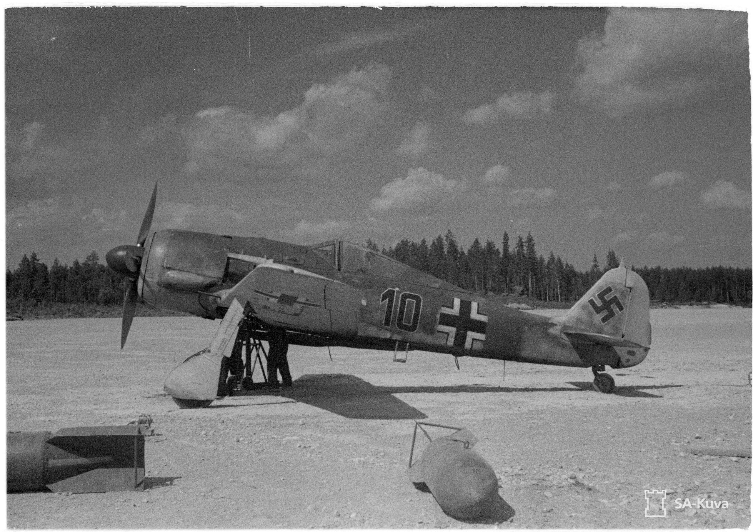Focke-Wulf-FW-190-.jpg