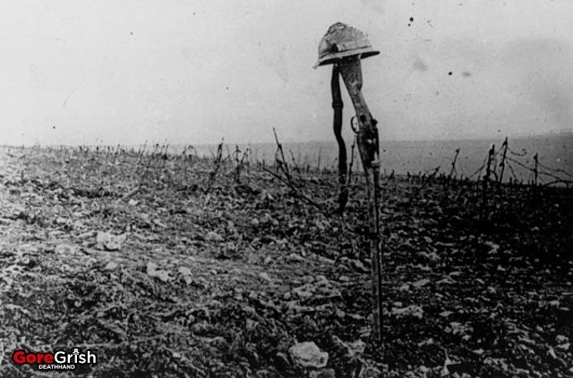 french-soldiers-grave-marker-Verdun-1916.jpg