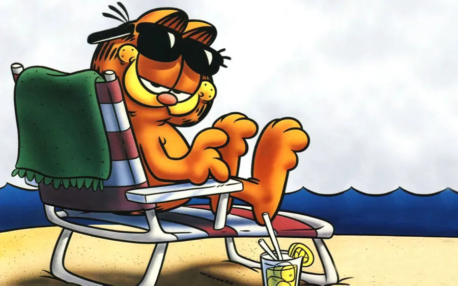 garfield-at-the-beach-9ijlsujpodh52hao.webp