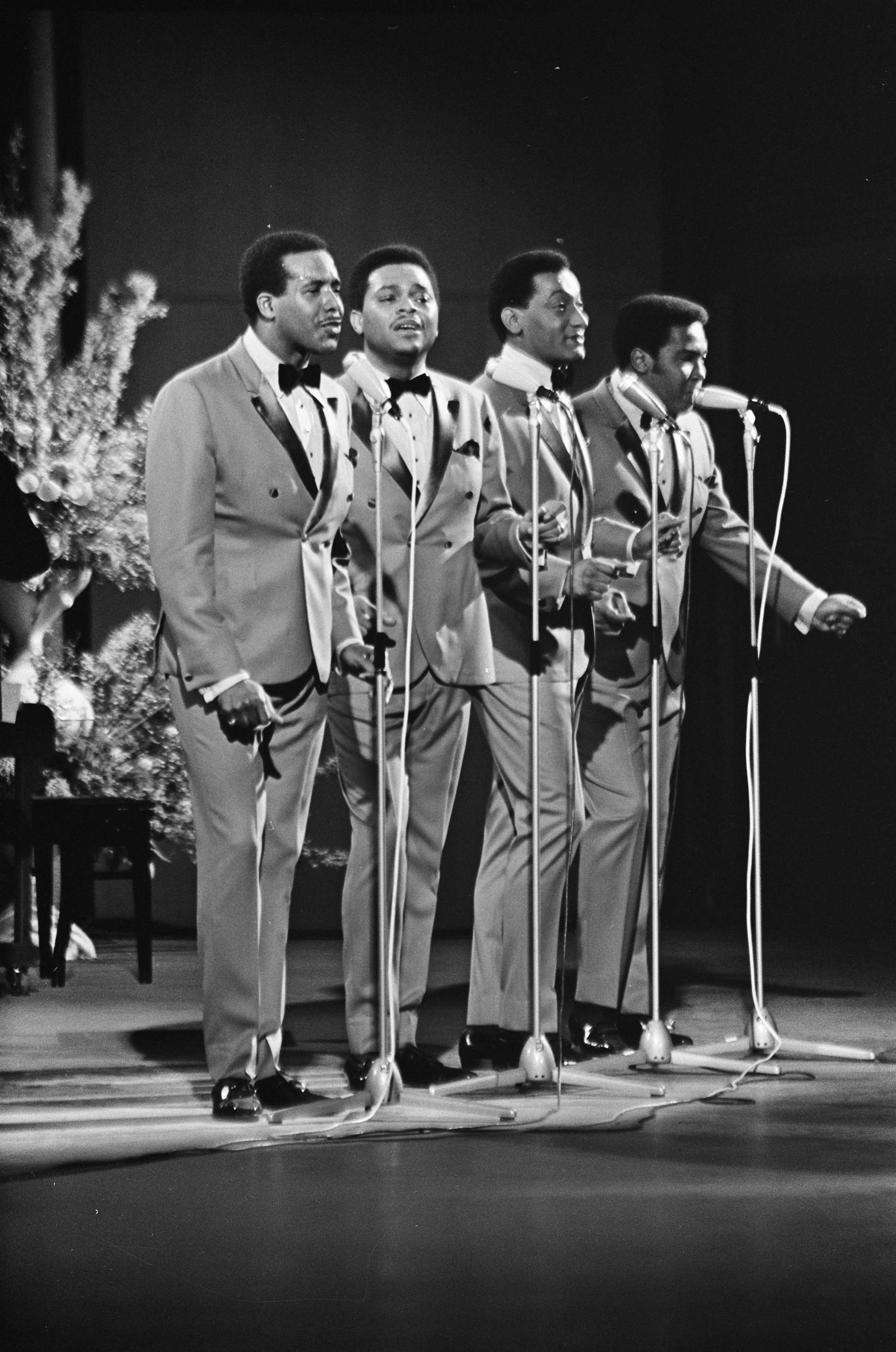 Grand_Gala_du_Disque_._The_Four_Tops,_Bestanddeelnr_921-1504.webp