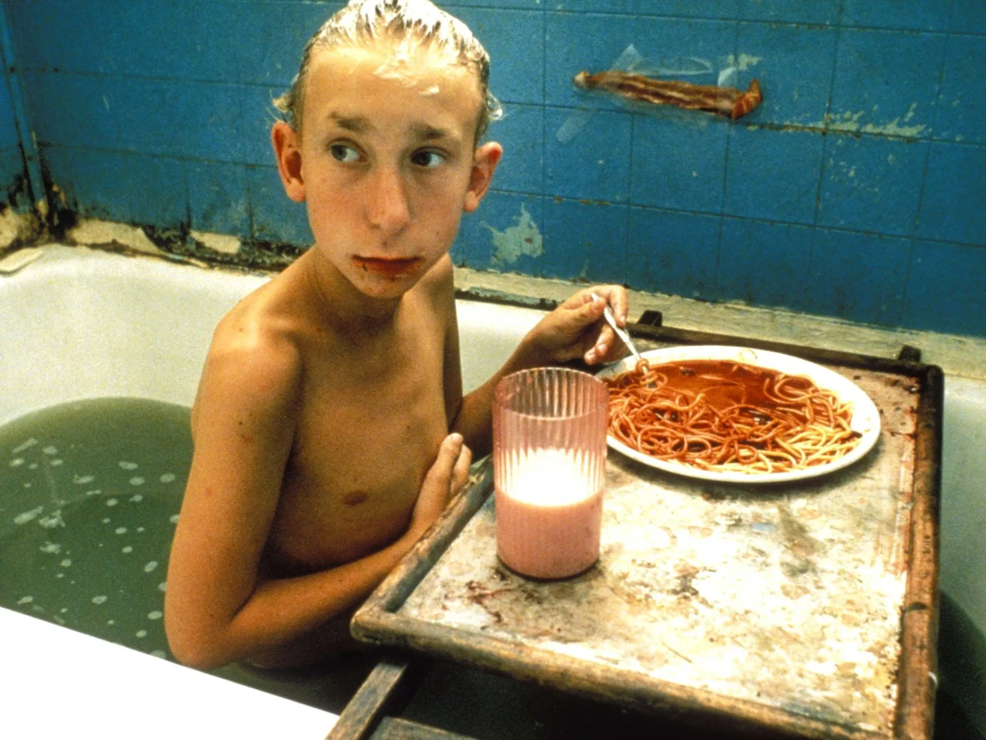 gummo-bathtub-scene.webp