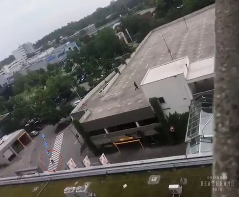 gunmen-open-fire-at-shopping-mall-10-Munich-GR-jul-22-16.webp