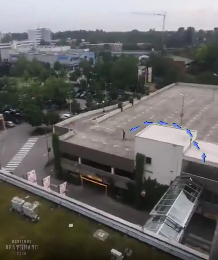 gunmen-open-fire-at-shopping-mall-8-Munich-GR-jul-22-16.webp