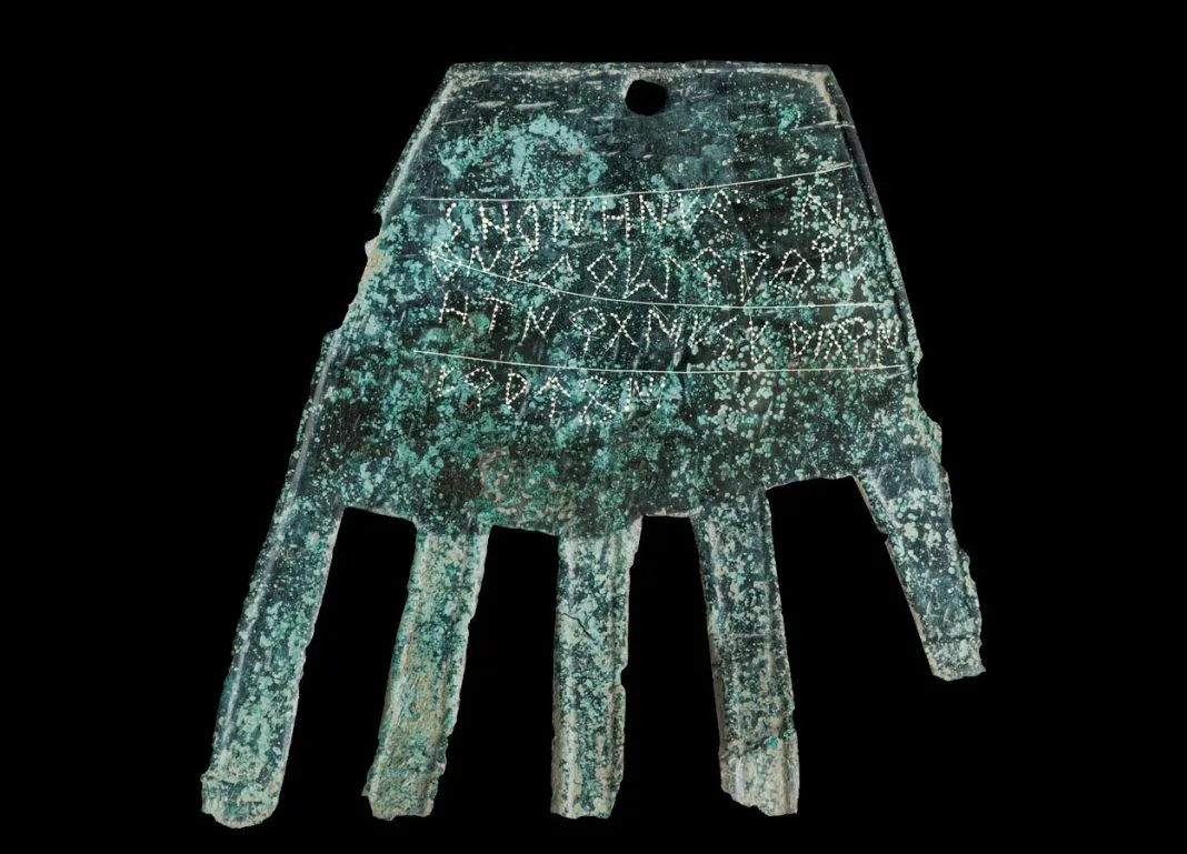 Hand1-1068x769.jpg