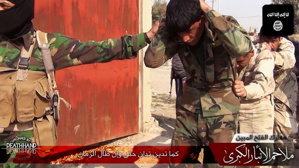 isis-captures-executes-soldiers-9-Iraq-june2014.jpg