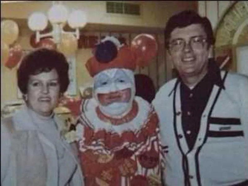 john-wayne-gacy-jr-crime-scenes-pogo-el-payaso-004-.jpg
