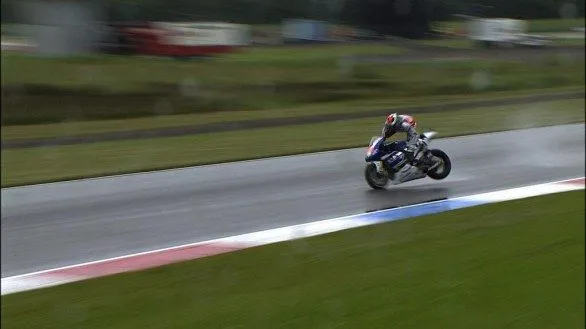 jorge-lorenzo-assen-caduta-2.webp