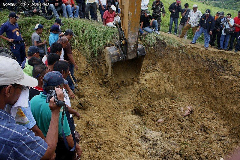journalists-politicians-massacred30-Ampatuan-Philippines-nov23-09.jpg