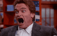 kindergarten-cop-arnold-schwarzenegger.gif