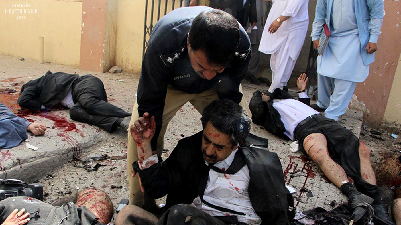 lawyer-killed-mourners-at-hospital-hit-by-suicide-bomber-5-Quetta-PK-aug-8-16.jpg