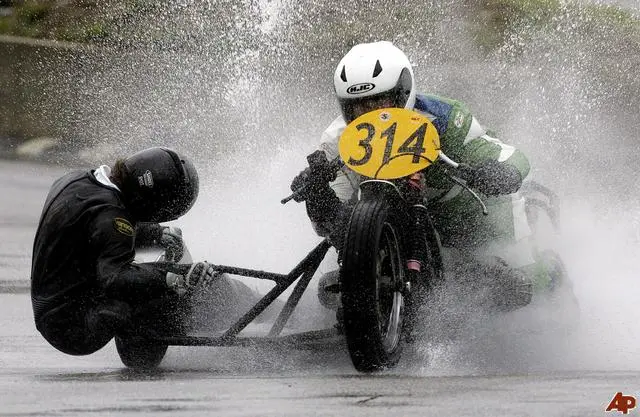 loudon-classic-motorcycle-racing-2009-6-14-13-52-39.webp