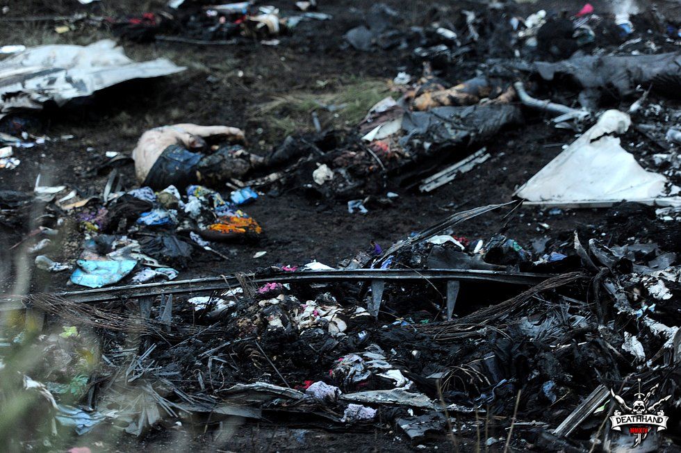 malaysia-airliner-shot-down-bodies-1-Donetsk-UA-jul17-14.jpg