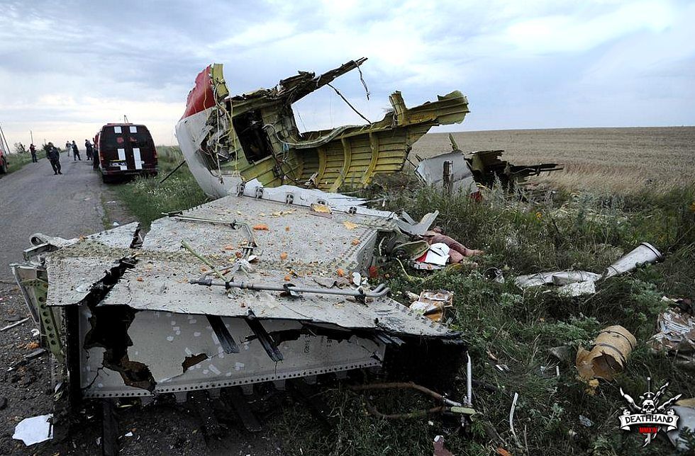 malaysia-airliner-shot-down-bodies-11-Donetsk-UA-jul17-14.jpg