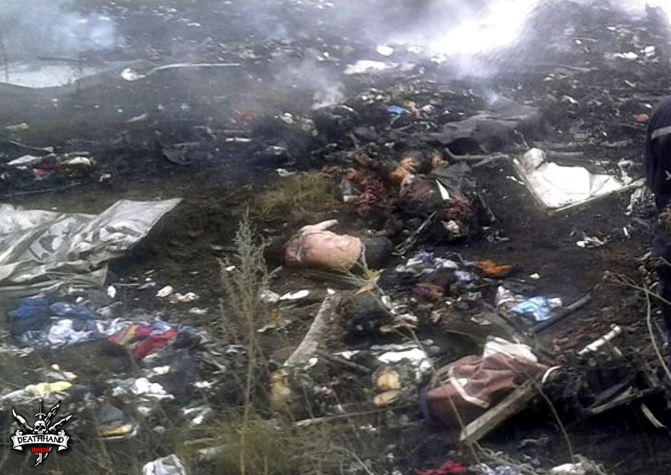 malaysia-airliner-shot-down-bodies-15-Donetsk-UA-jul17-14.jpg