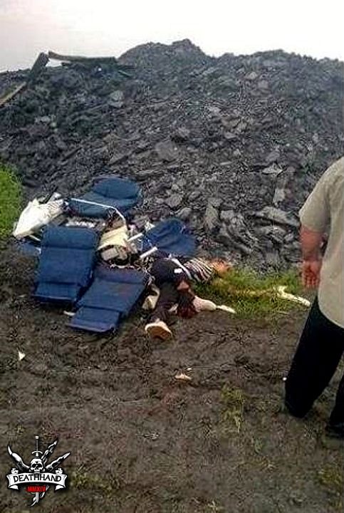 malaysia-airliner-shot-down-bodies-17-Donetsk-UA-jul17-14.jpg