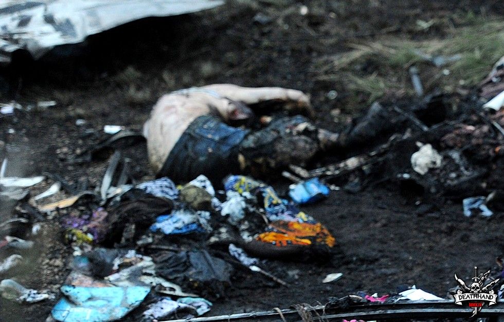 malaysia-airliner-shot-down-bodies-3-Donetsk-UA-jul17-14.jpg