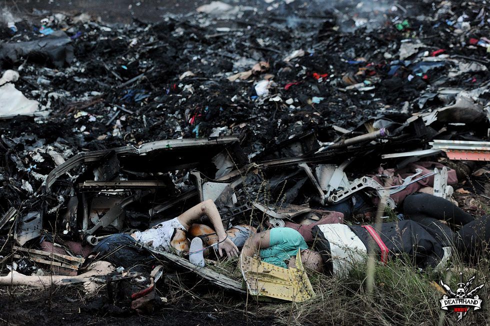 malaysia-airliner-shot-down-bodies-4-Donetsk-UA-jul17-14.jpg
