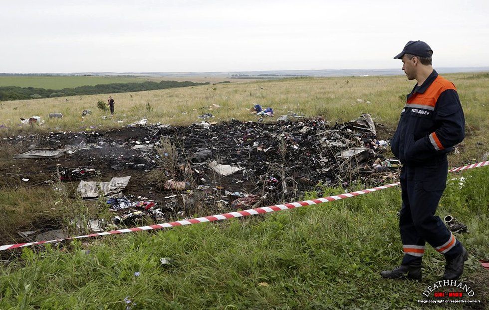 malaysia-airliner-shot-down-bodies-41-Donetsk-UA-jul17-14.jpg