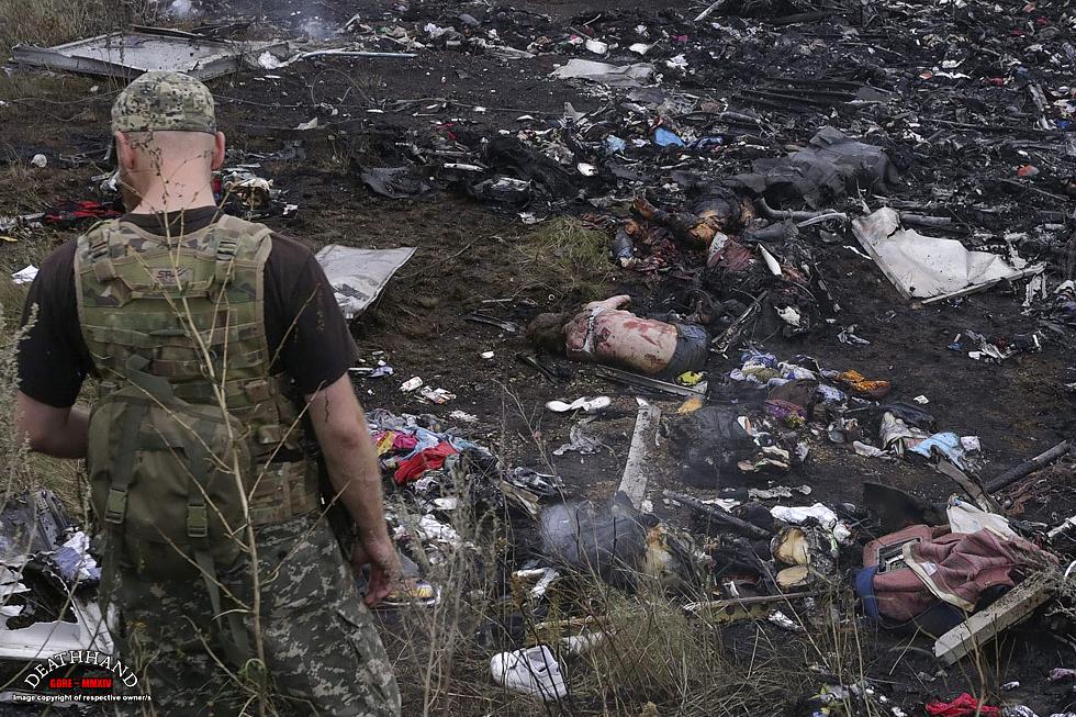 malaysia-airliner-shot-down-bodies-51-Donetsk-UA-jul17-14.jpg