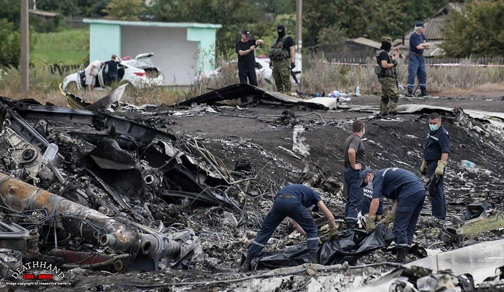 malaysia-airliner-shot-down-bodies-63-Donetsk-UA-jul17-14.jpg