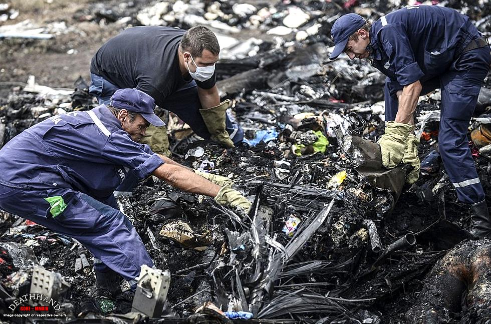 malaysia-airliner-shot-down-bodies-69-Donetsk-UA-jul17-14.jpg