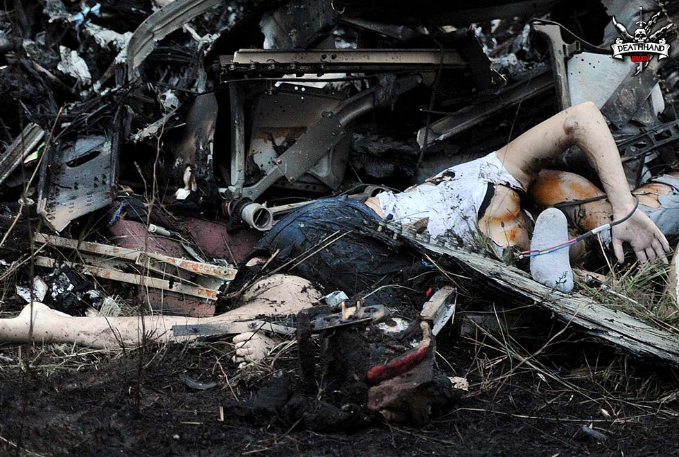 malaysia-airliner-shot-down-bodies-7-Donetsk-UA-jul17-14.jpg
