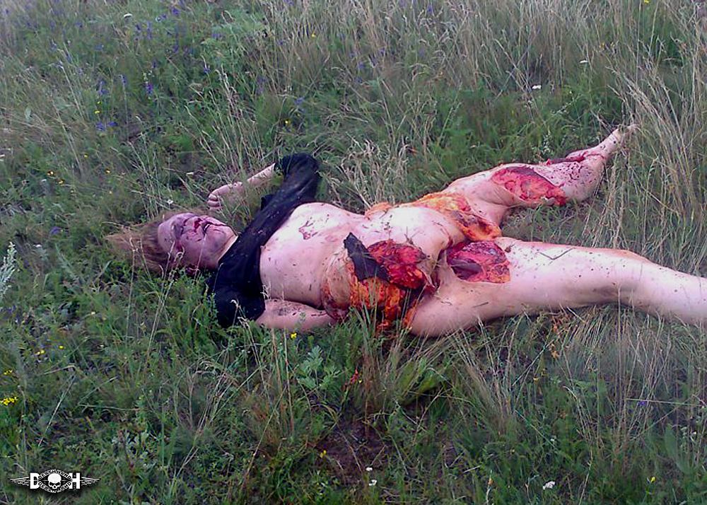 malaysia-airliner-shot-down-bodies-87-Donetsk-UA-jul17-14.jpg