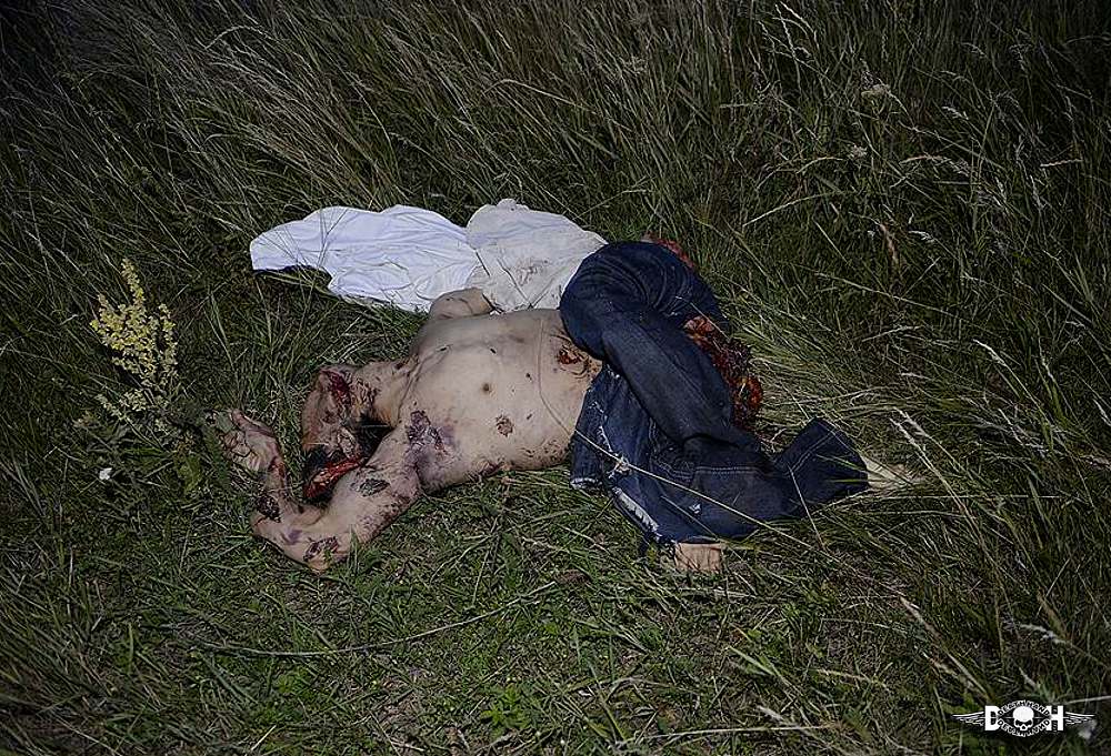 malaysia-airliner-shot-down-bodies-89-Donetsk-UA-jul17-14.jpg