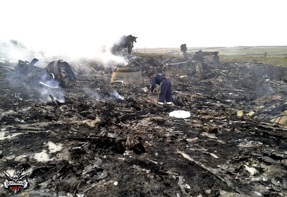 malaysia-airliner-shot-down-wreckage-17-Donetsk-UA-jul17-14.jpg