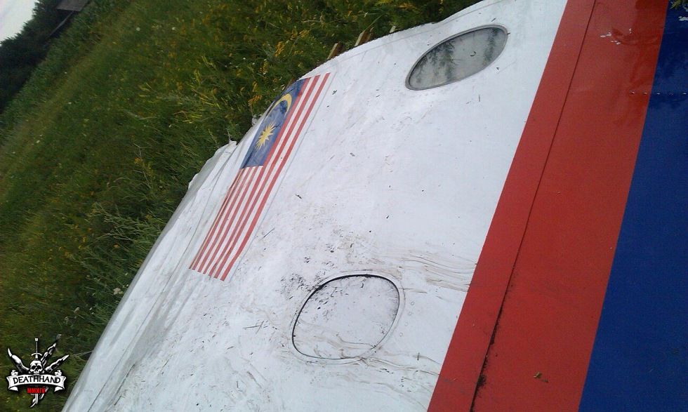 malaysia-airliner-shot-down-wreckage-22-Donetsk-UA-jul17-14.jpg