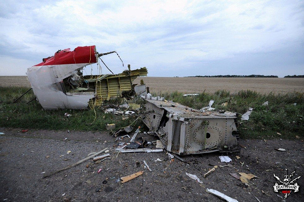 malaysia-airliner-shot-down-wreckage-3-Donetsk-UA-jul17-14.jpg