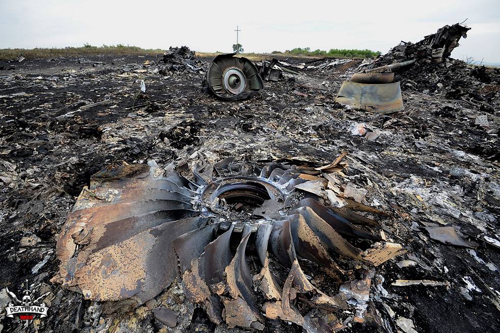 malaysia-airliner-shot-down-wreckage-31-Donetsk-UA-jul17-14.jpg
